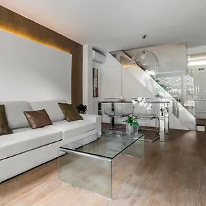 Independiente De Diseno Con Patio Privado , Madrid España